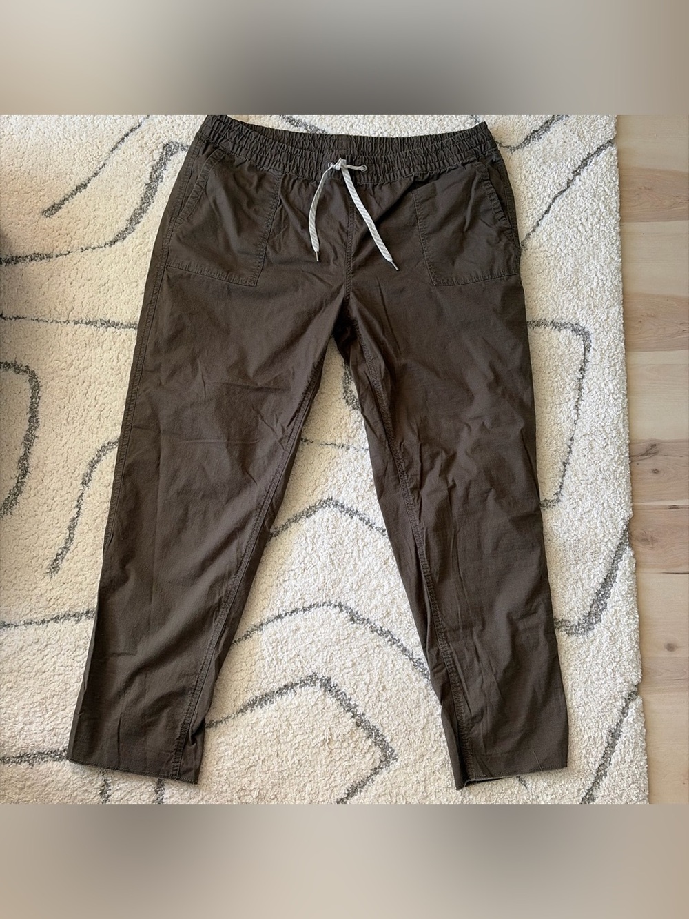 Vuori Olive Brown Drawstring Joggers